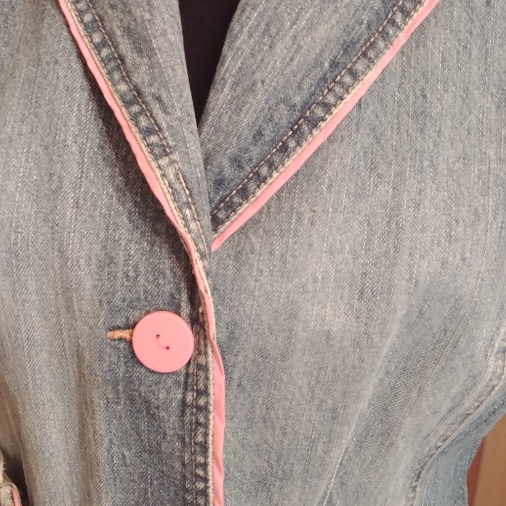 ADORABLE Denim Blazer - Picture 6 of 6